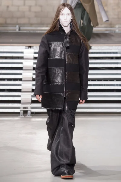 Look 25